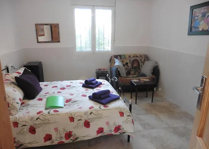Lovely 1 Bedroom Attached Apartment With Kitchen But Private
