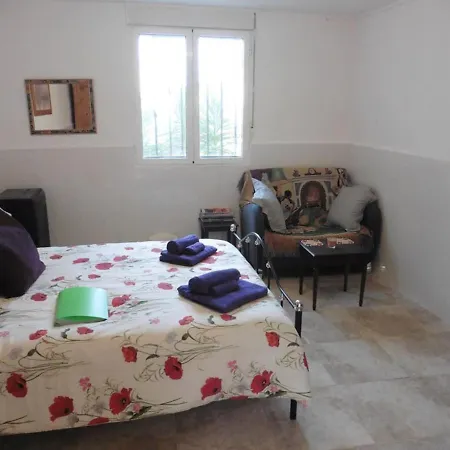 Lovely 1 Bedroom Attached Apartment With Kitchen But Private Albox Exterior photo